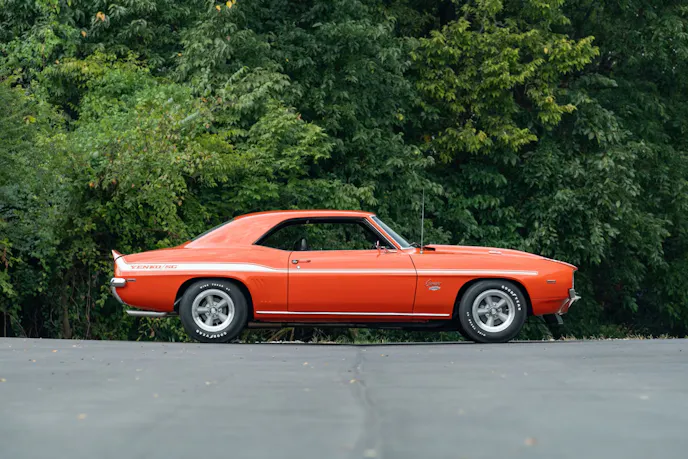 1969 Chevrolet Yenko Camaro (Hugger Orange)