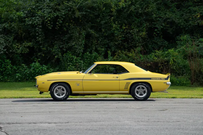 1969 Chevrolet Yenko Camaro (Daytona Yellow)